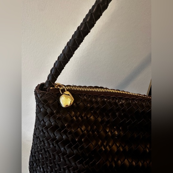 Madewell signature leather woven shoulder bag. Brown leather. - Picture 8 of 10